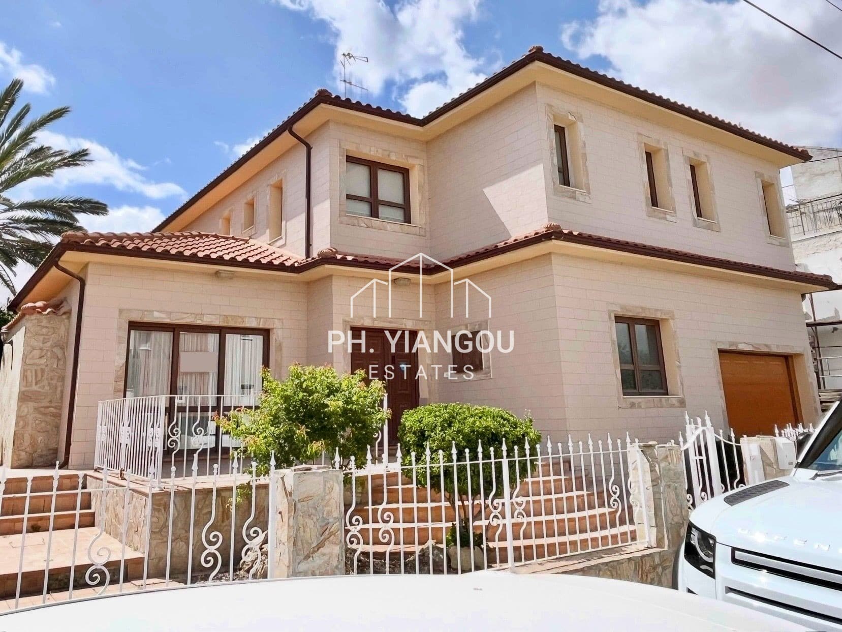 6 Bedroom Detached House for Sale in Latsia