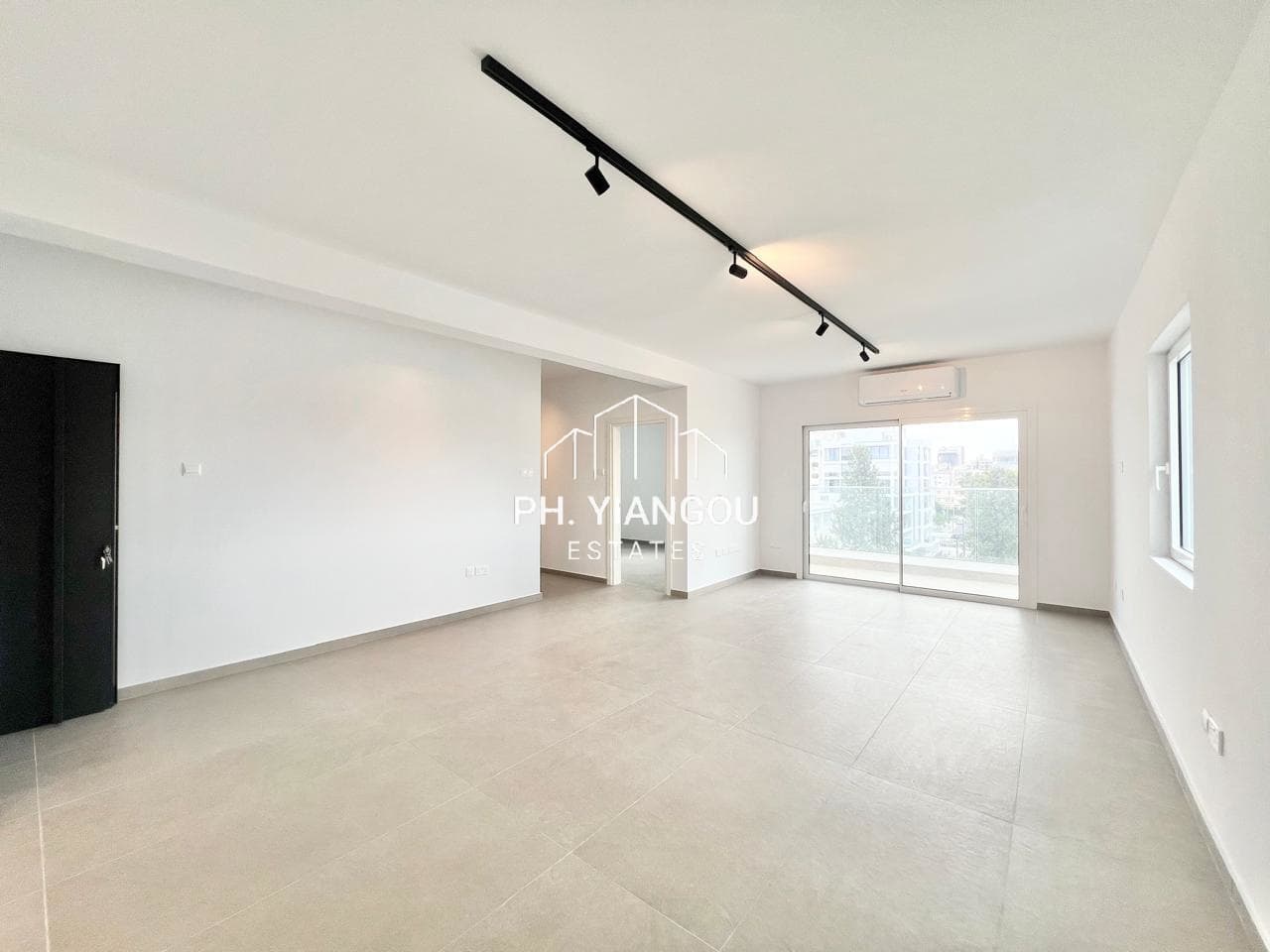 4 Bedroom Apartment for Sale in Lykabittos